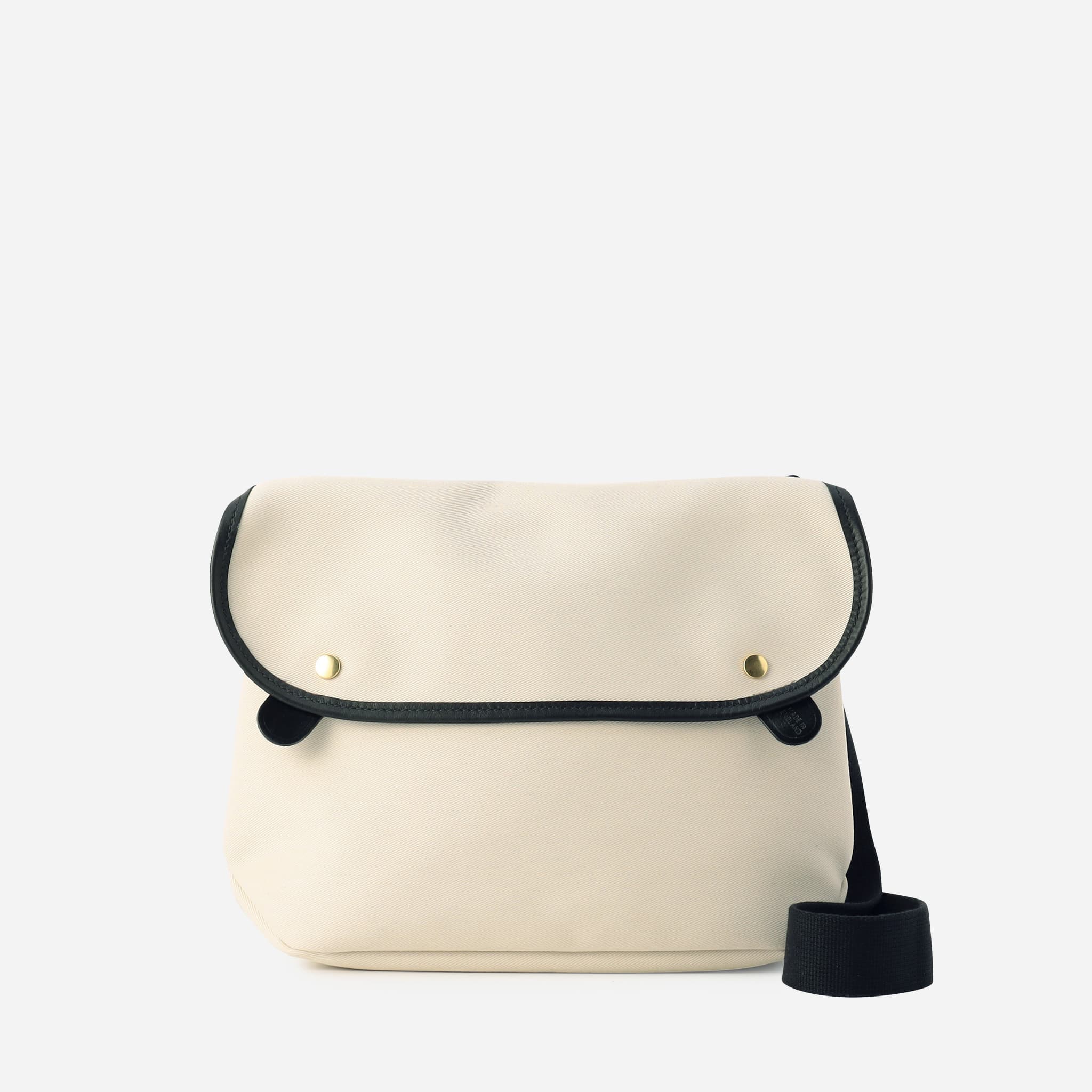 AVON｜BradyBags 公式オンラインストア