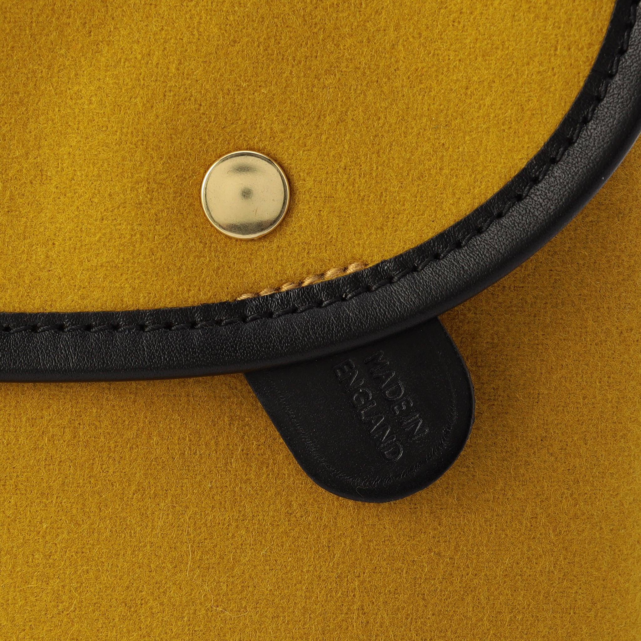 AVON HAINSWORTH VIVID HUES MELTON｜BradyBags 公式オンラインストア